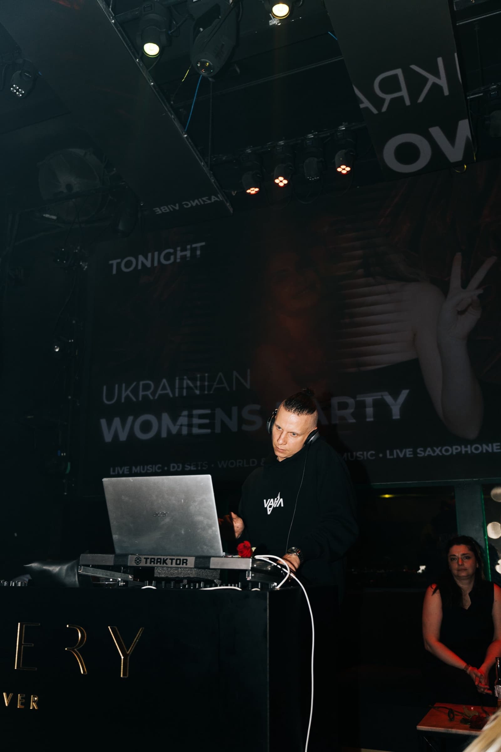 Ukrainian party — ukrainian-party-13